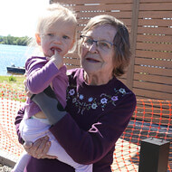 Edna Robertson with  great-granddaughter  Kennedy Hakala